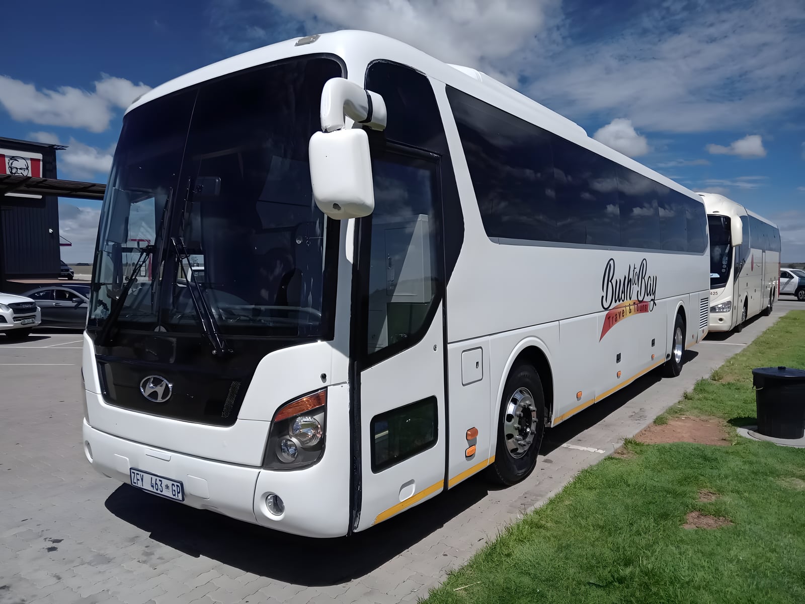 Hyundai Bus — 41 seater