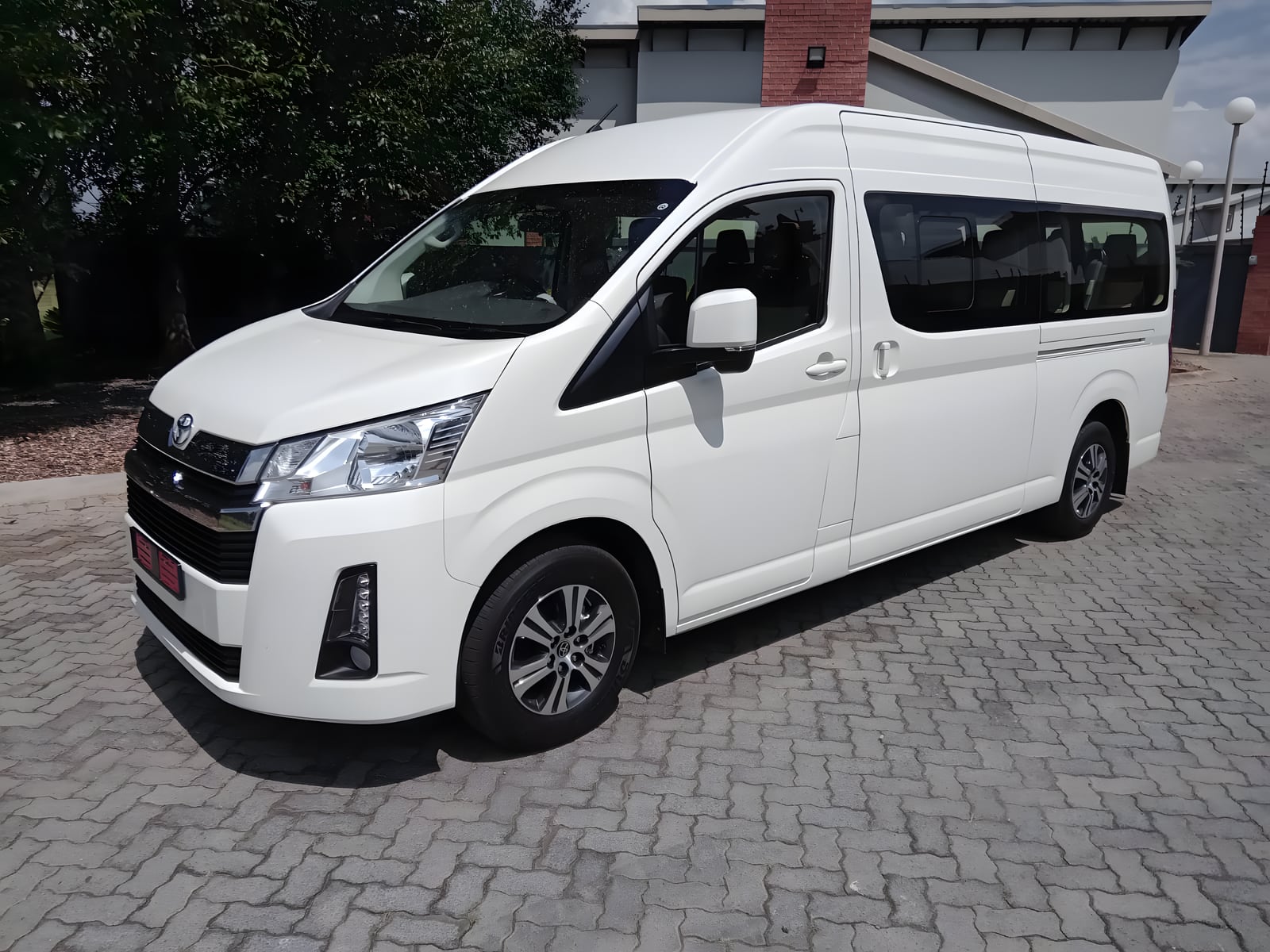 Toyota Quantum — New Shape — 14 seater
