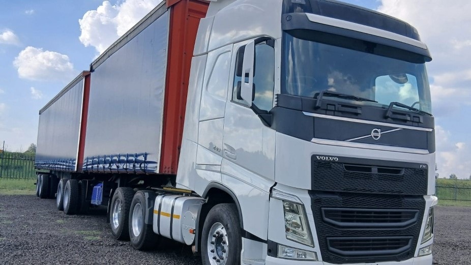 Bush To Bay Tautliner Trucking and Freight Transport Tautliner truck providing general freight transport across South Africa and SADC countries